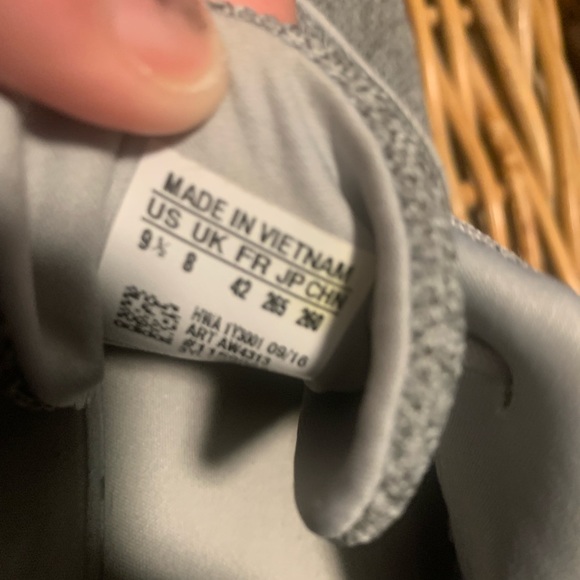 Adidas Neo Cloudfoam grey running shoes 9.5-Wore just a few times -like new - Picture 11 of 11